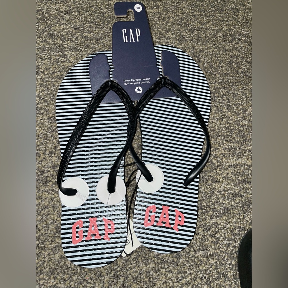 Gap sandals